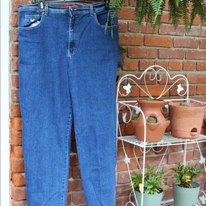 GLORIA VANDERBILT MOM JEANS😍😍